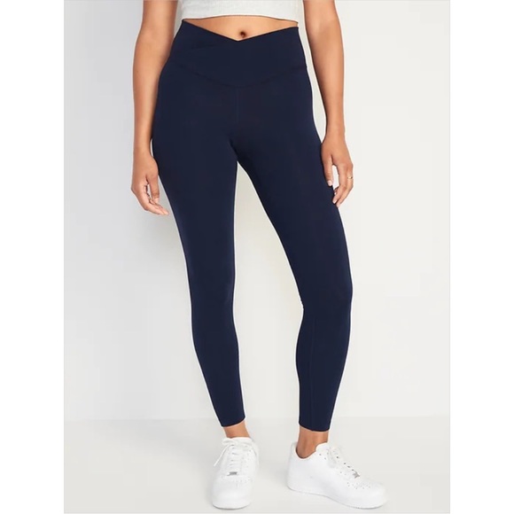 Old Navy Pants - NWT Old Navy Extra High-Waisted PowerChill Crossover 7/8-Length Leggings